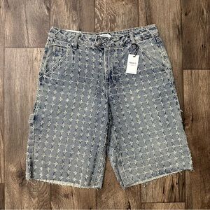 Forever 21 Blue Distressed Cargo Denim Shorts Women’s Size 28